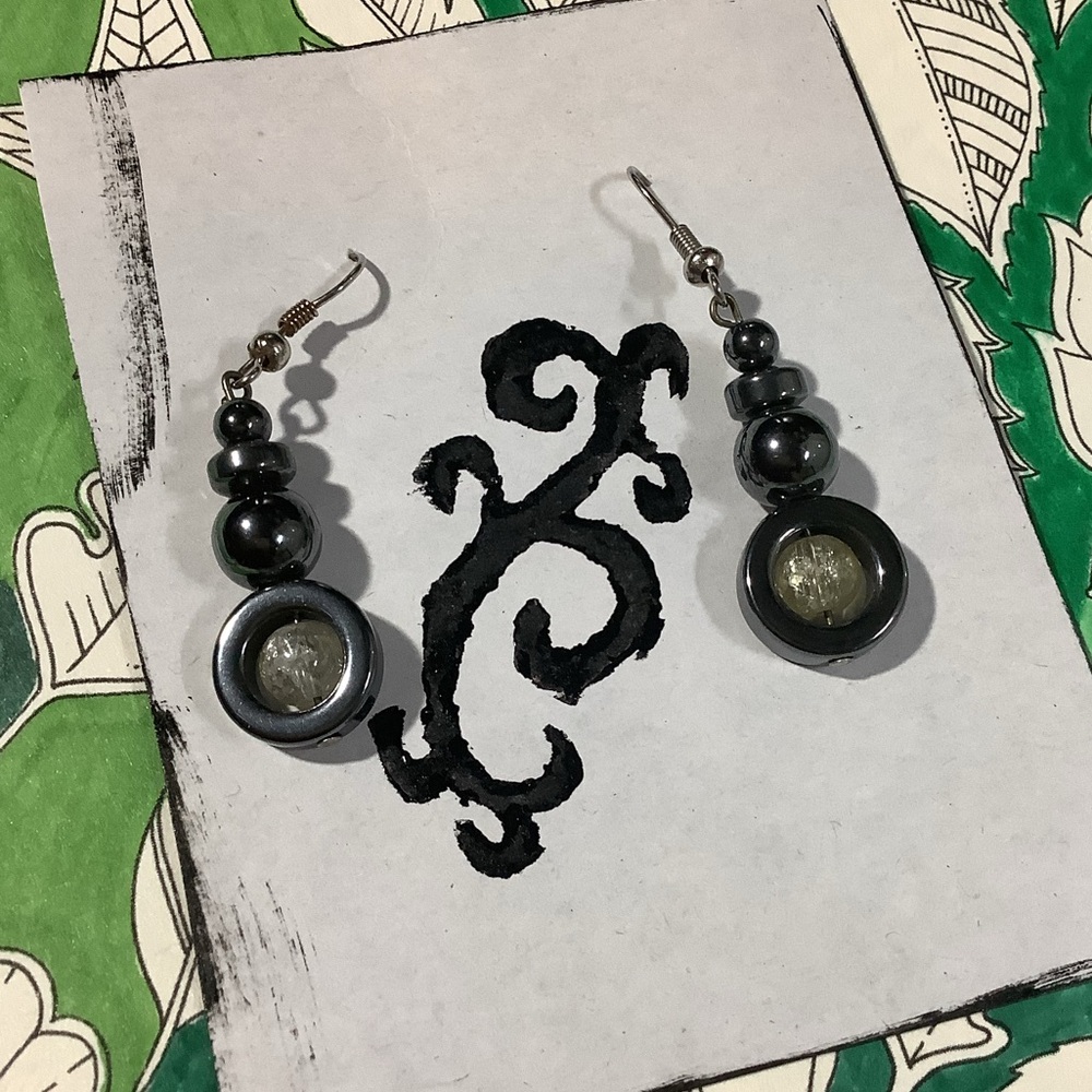 Elegant Black Dangling Earrings